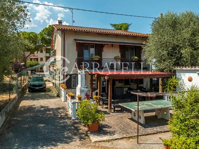 Casa con 12 locali in vendita in Via Romagna, Castiglione Del Lago