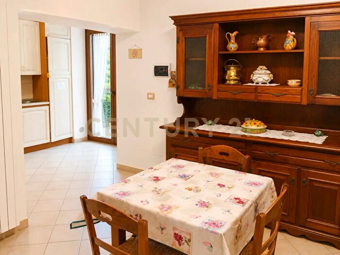 Casa con 10 locali in vendita in Via Fratelli Rosselli, Santa Fiora