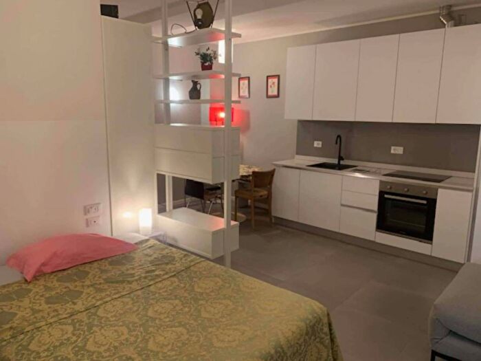 Appartamento in affitto in Vicolo degli Ariosti, Centro Storico, Bologna