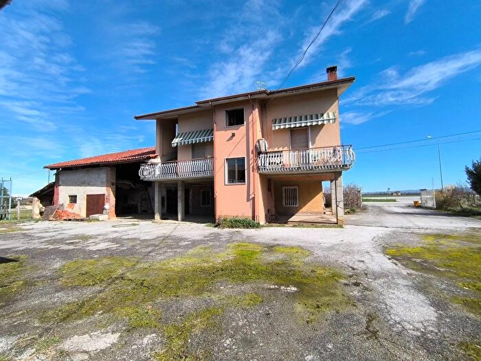 Casa con 12 locali in vendita in Strada di Rocca De Baldi Mondovi, Mondovi