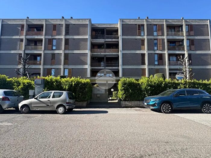 Appartamento quadrilocale in vendita in Via Antonio Cantore, Cesano Maderno