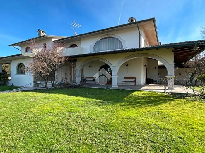 Casa quadrilocale in vendita in Via Giovanni Giolitti, Travagliato