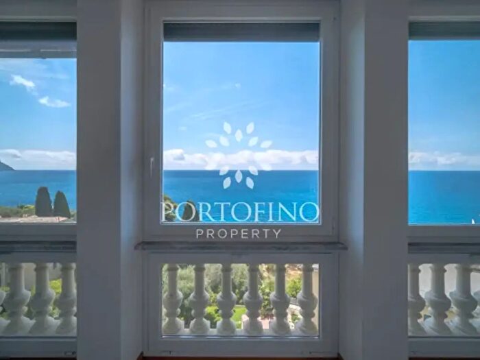 Appartamento quadrilocale in vendita in Via Francesco Crispi, Sori