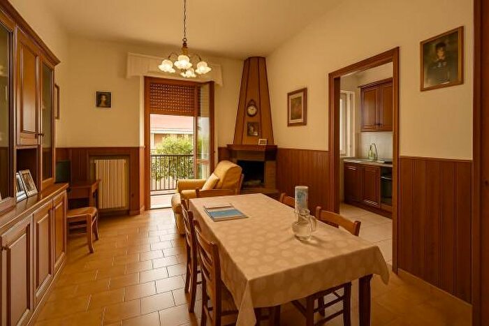 Appartamento con 5 locali in vendita in Monte Roberto