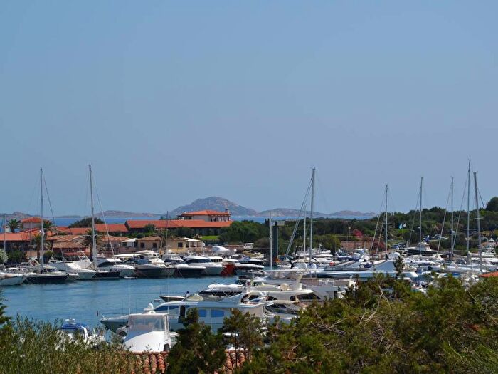 Appartamento trilocale in affitto in Via Gianclaudio Germiniasi, Porto Rotondo, Olbia