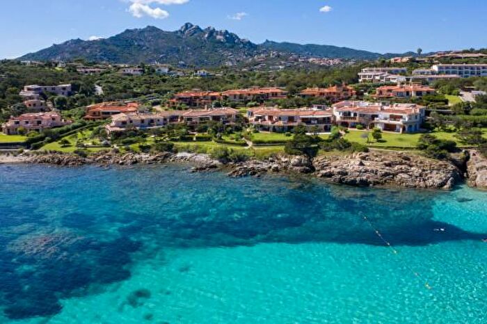 Appartamento bilocale in vendita in Via Cala Granu, Arzachena