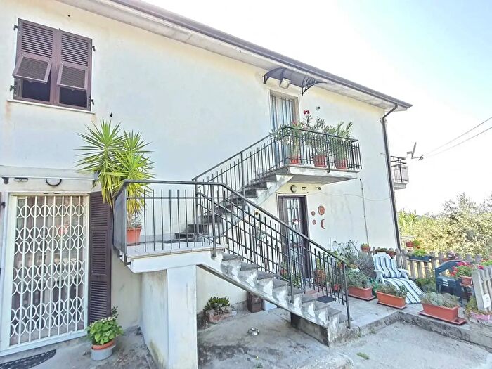 Casa quadrilocale in vendita in Sarzana