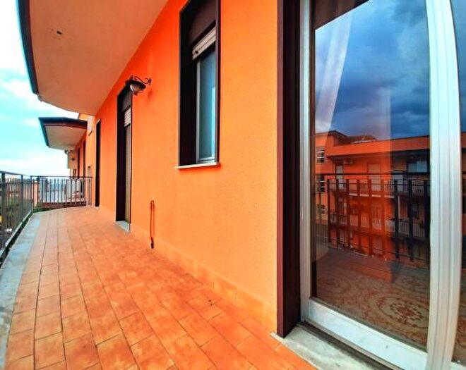 Appartamento quadrilocale in vendita in Viale delle Provincie B, Giarre