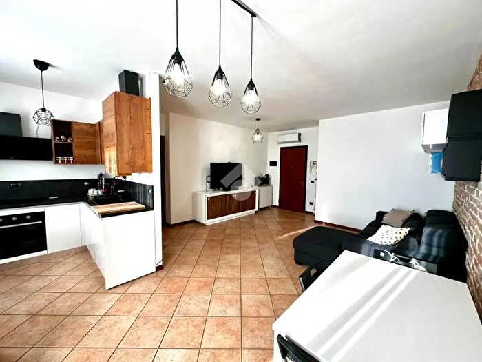 Appartamento trilocale in vendita in Via I Newton, Reggio Emilia