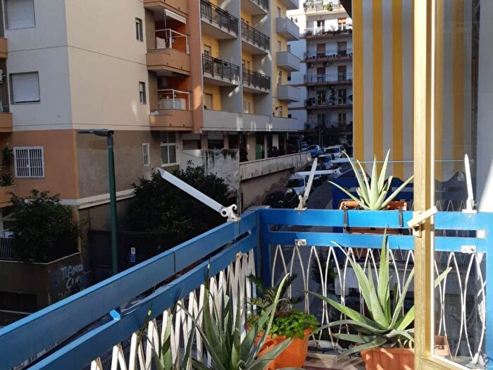 Appartamento con 5 locali in affitto in Via Onofrio Fragnito, Rione Alto, Napoli