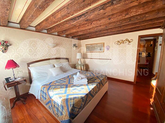 Appartamento trilocale in vendita in Castello, Venezia