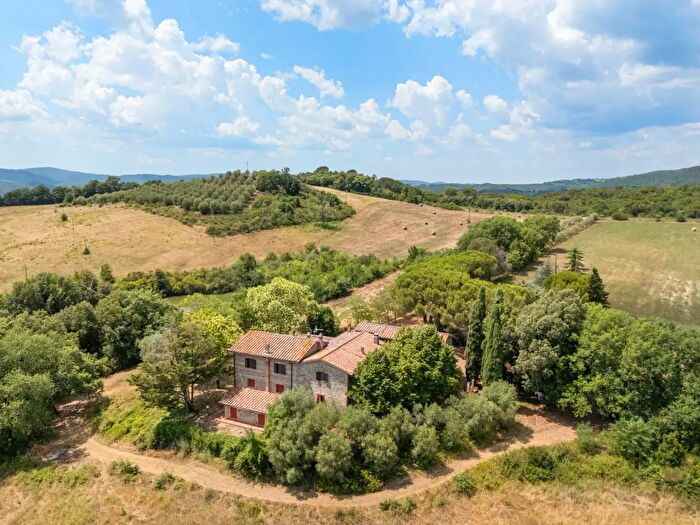 Casa con 10 locali in vendita in Murlo