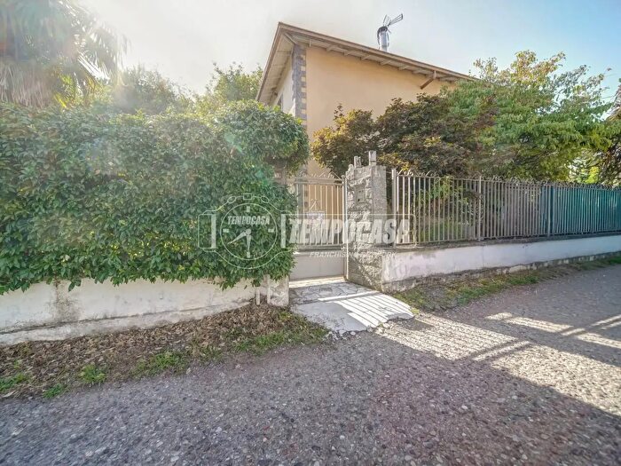Casa trilocale in vendita in Via Rovigo, Samarate