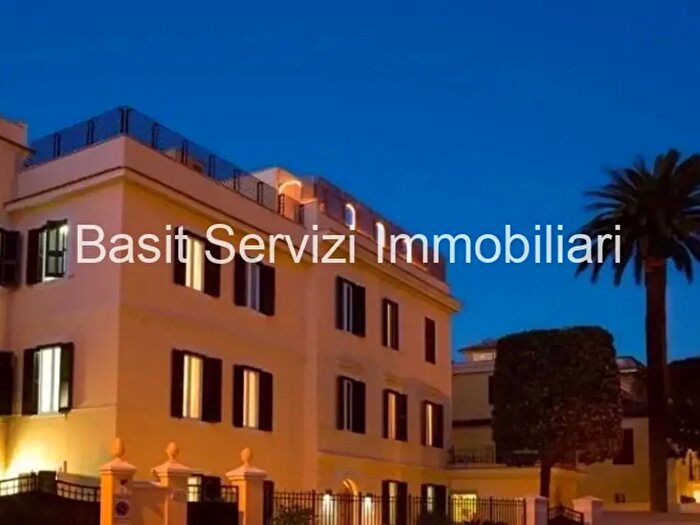 Appartamento trilocale in vendita in Viale Vaticano, Roma