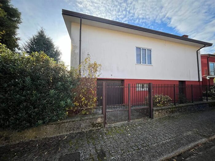 Casa con 7 locali in vendita in Via G Pascoli, Cavarzere