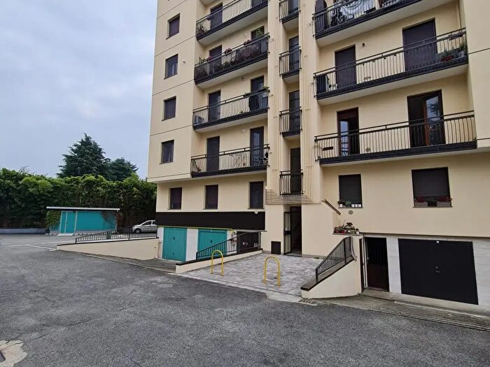 Appartamento trilocale in affitto in Via Lomellina, Buccinasco