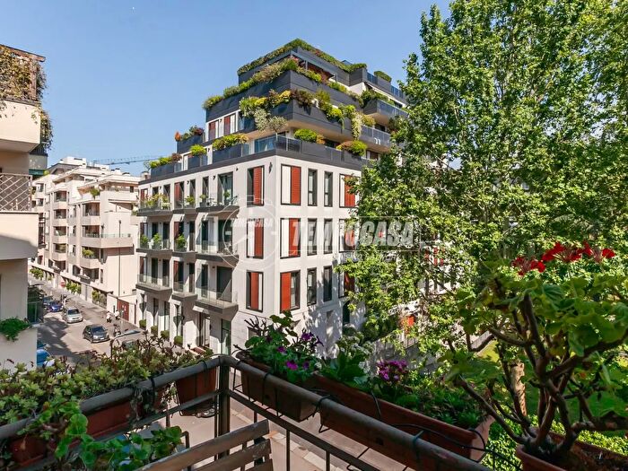 Appartamento trilocale in affitto in Via Alberto Mario, Milano