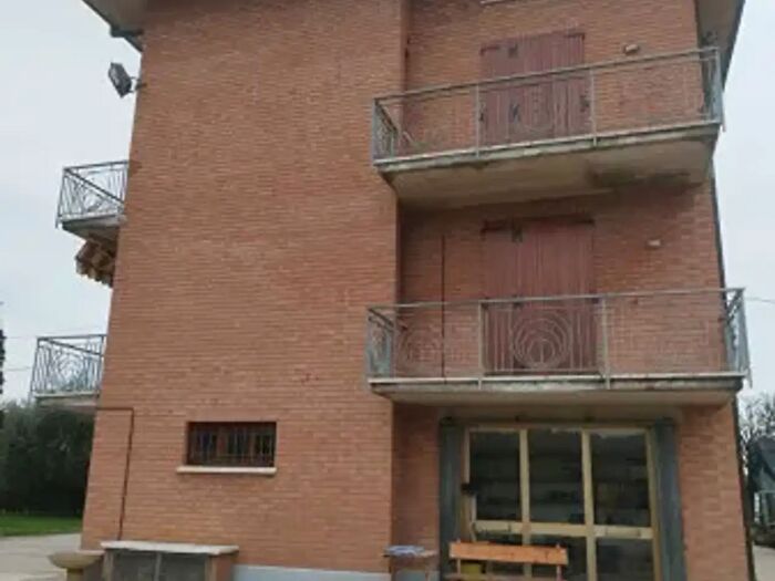 Appartamento con 6 locali in vendita in Via Doccia, Vignola