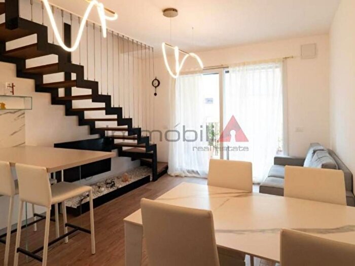 Appartamento trilocale in affitto in Regina Pacis Borsa, Monza