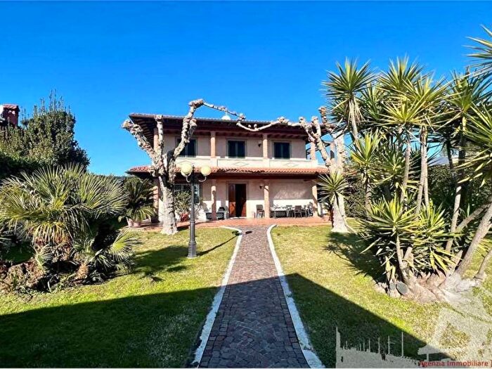 Casa con 6 locali in affitto in Centro, Forte dei Marmi