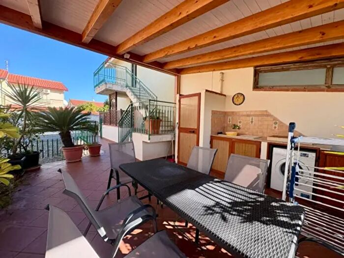 Appartamento quadrilocale in vendita in Via Santa Maria, Furnari