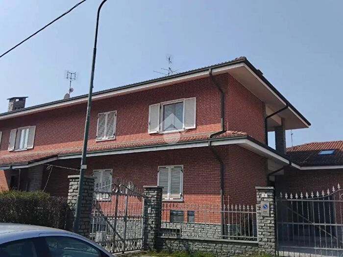 Appartamento con 5 locali in vendita in Via Casot, Vigone