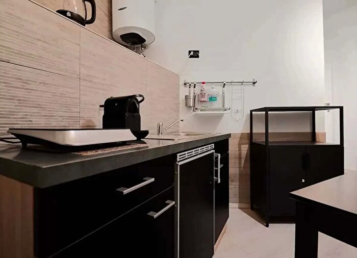 Appartamento monolocale in affitto in Via San Faustino, Milano