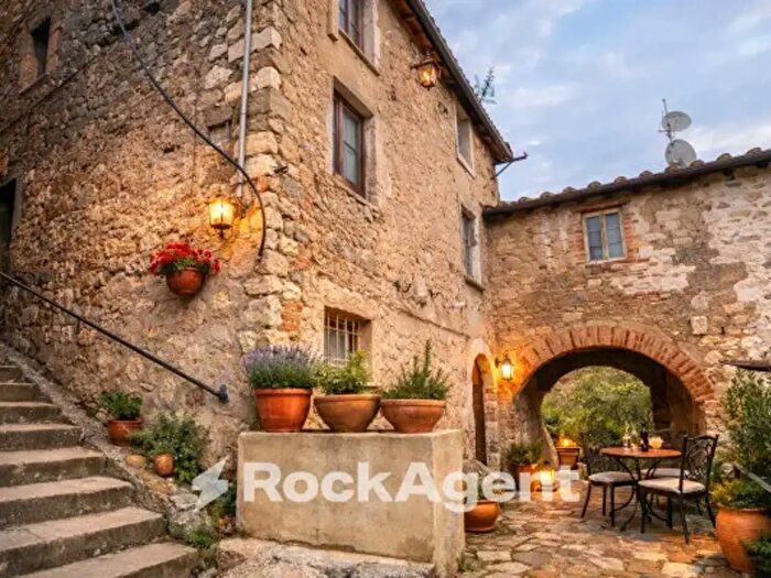 Casa con 6 locali in vendita in Strada Comunale di Nocchi, Camaiore