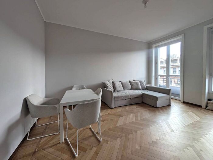 Appartamento trilocale in affitto in Viale Tunisia, Buenos Aires, Milano