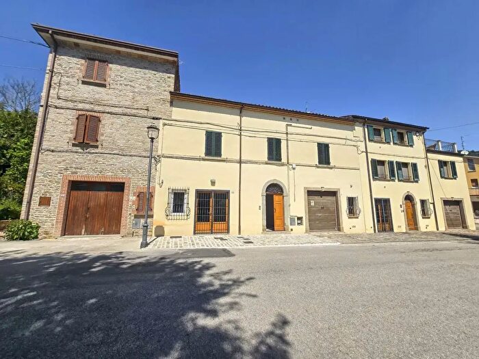 Appartamento quadrilocale in vendita in Via della Repubblica, Sassocorvaro Auditore