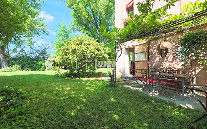 Appartamento con 6 locali in vendita in Via Larga, Valsamoggia