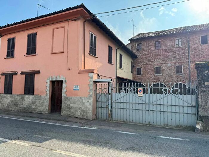 Casa trilocale in vendita in Via Dante Alighieri Lomello, Lomello