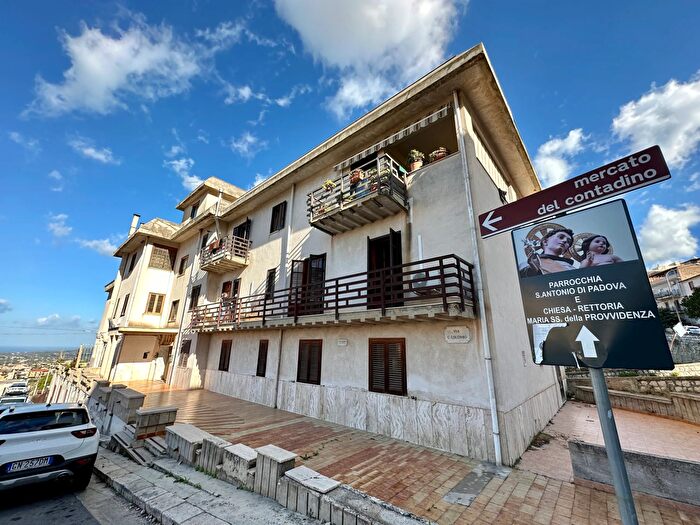 Appartamento con 6 locali in vendita in Borgetto Via Cristoforo Colombo, Borgetto