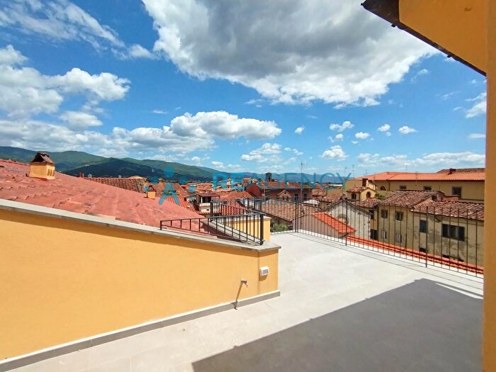 Appartamento trilocale in vendita in Via XXVII Aprile N, Pistoia