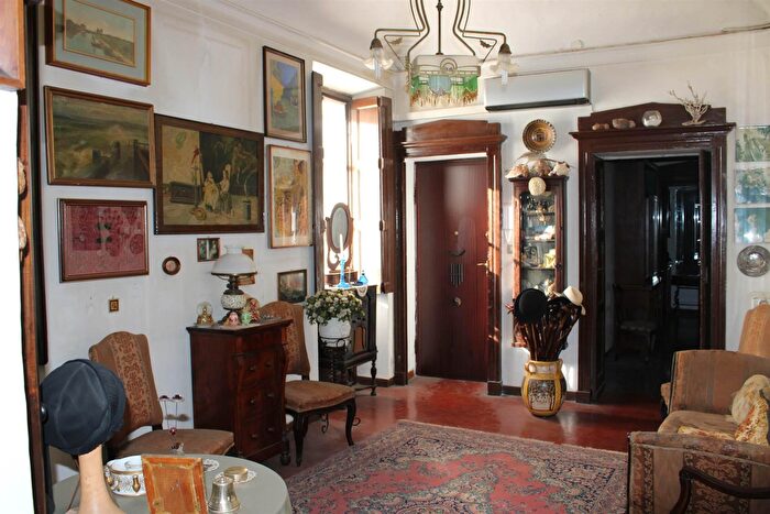 Appartamento con 5 locali in vendita in Via Camillo Leone, Vercelli