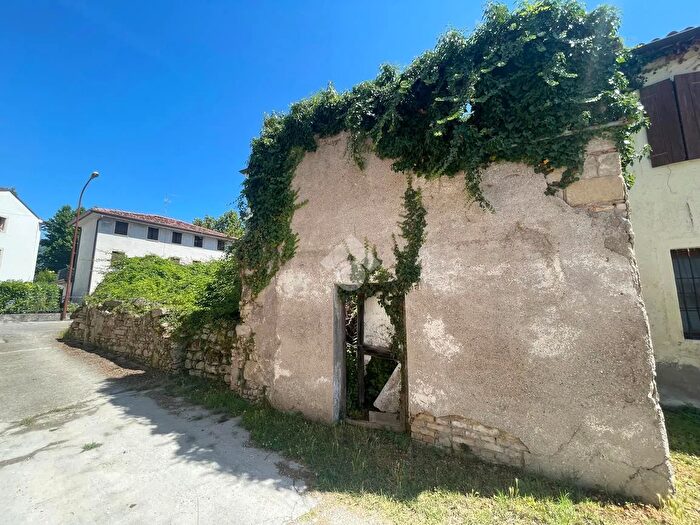 Casa con 5 locali in vendita in Via Mezzavilla, Vittorio Veneto