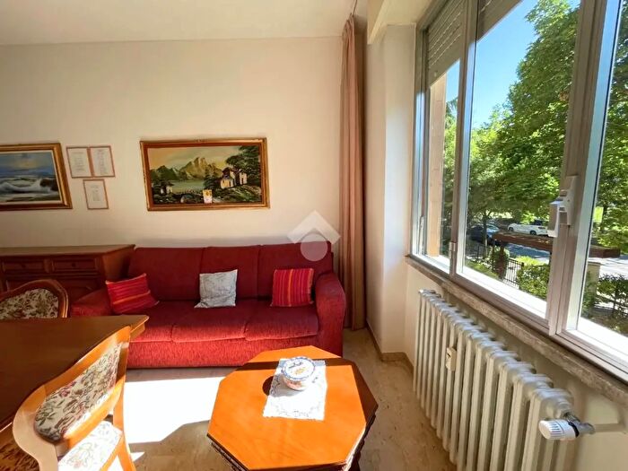 Appartamento trilocale in vendita in Via Prealpi, Saronno