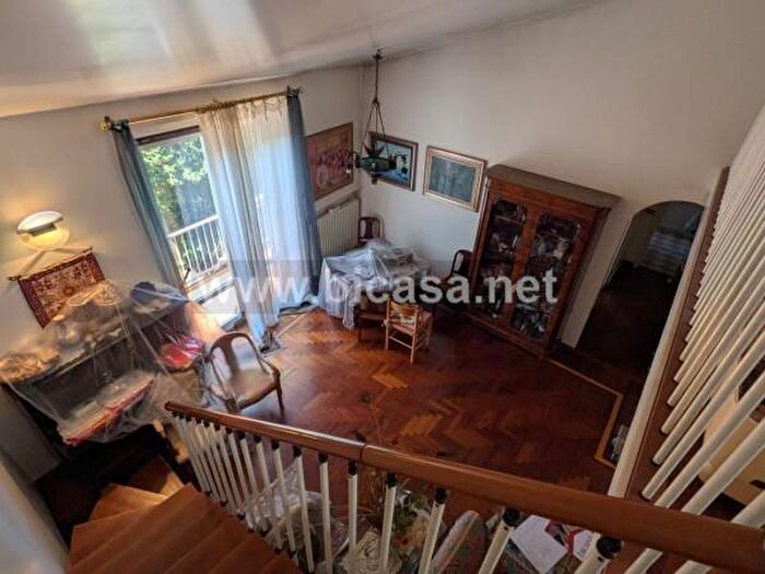 Casa con 6 locali in vendita in Pesaro