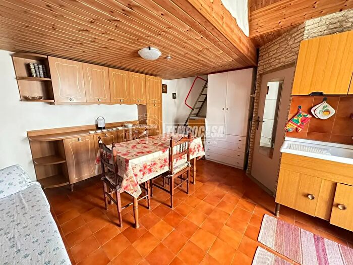 Casa monolocale in vendita in Via Cavour, Valenzano
