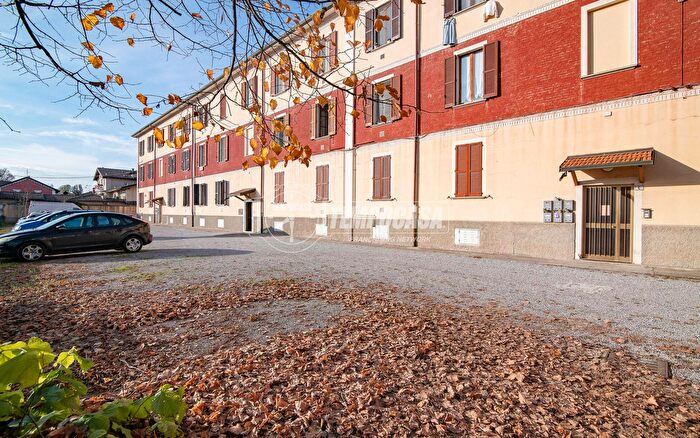 Appartamento trilocale in vendita in Via Carlo Alberto Crespi, Fara Gera DAdda