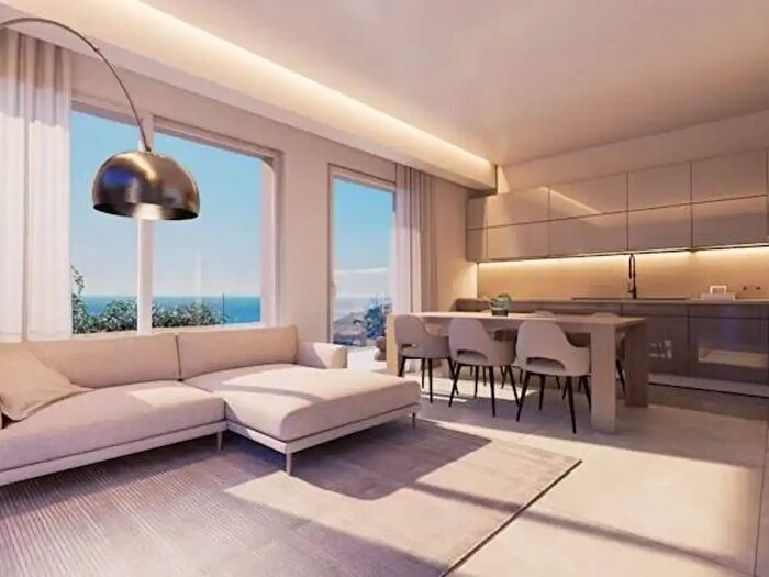 Appartamento trilocale in vendita in Via Cazulini, Alassio