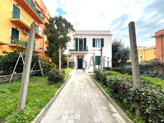 Appartamento quadrilocale in affitto in Via Francesco Paolo Michetti, Tor Sapienza La Rustica, Roma