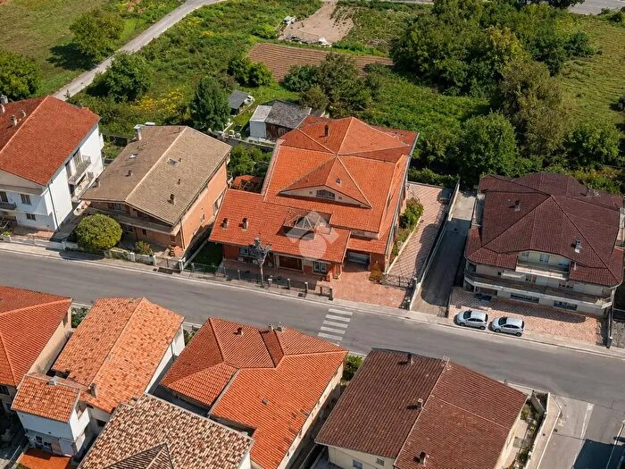 Appartamento quadrilocale in vendita in Via Gabriele d'Annunzio, Cepagatti