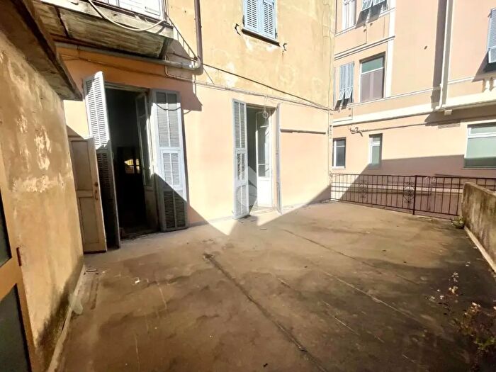 Appartamento trilocale in vendita in Via della Repubblica, Imperia