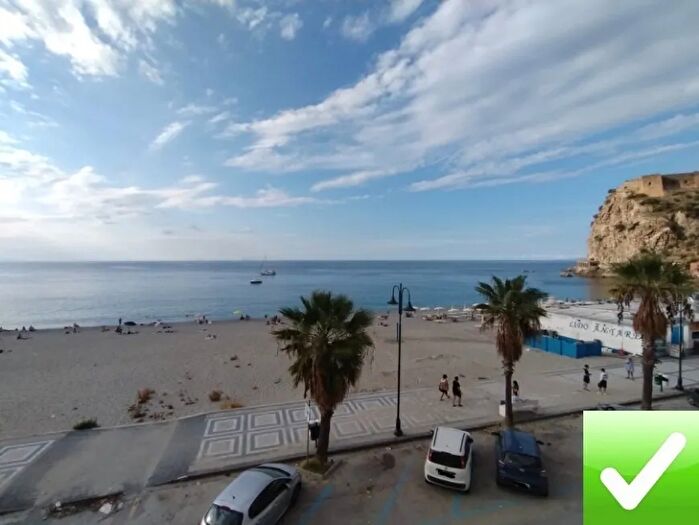 Appartamento trilocale in vendita in Scilla