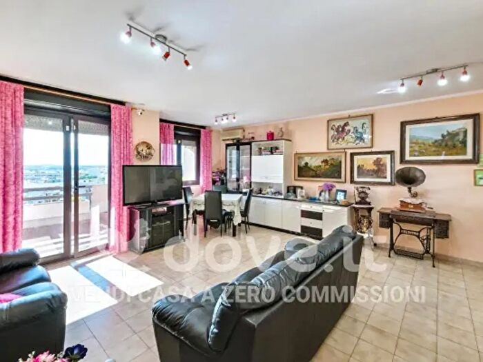 Appartamento quadrilocale in vendita in Via Maria Melato Snc, Roma