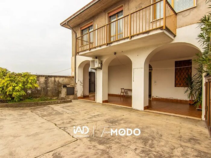 Casa con 6 locali in vendita in Strada del Pasubio, Vicenza