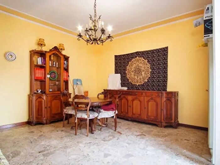 Appartamento trilocale in vendita in Via Zara, Parma