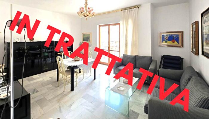 Appartamento con 8 locali in vendita in Via Nino Bixio, Monopoli