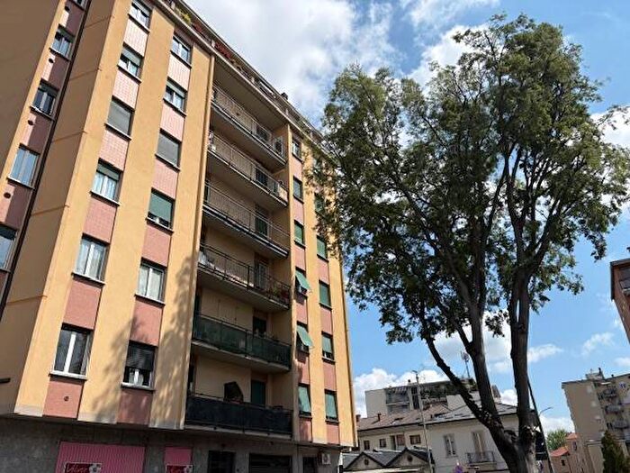 Appartamento trilocale in affitto in Via Francesco Domenico Guerrazzi, San Giuseppe, Monza